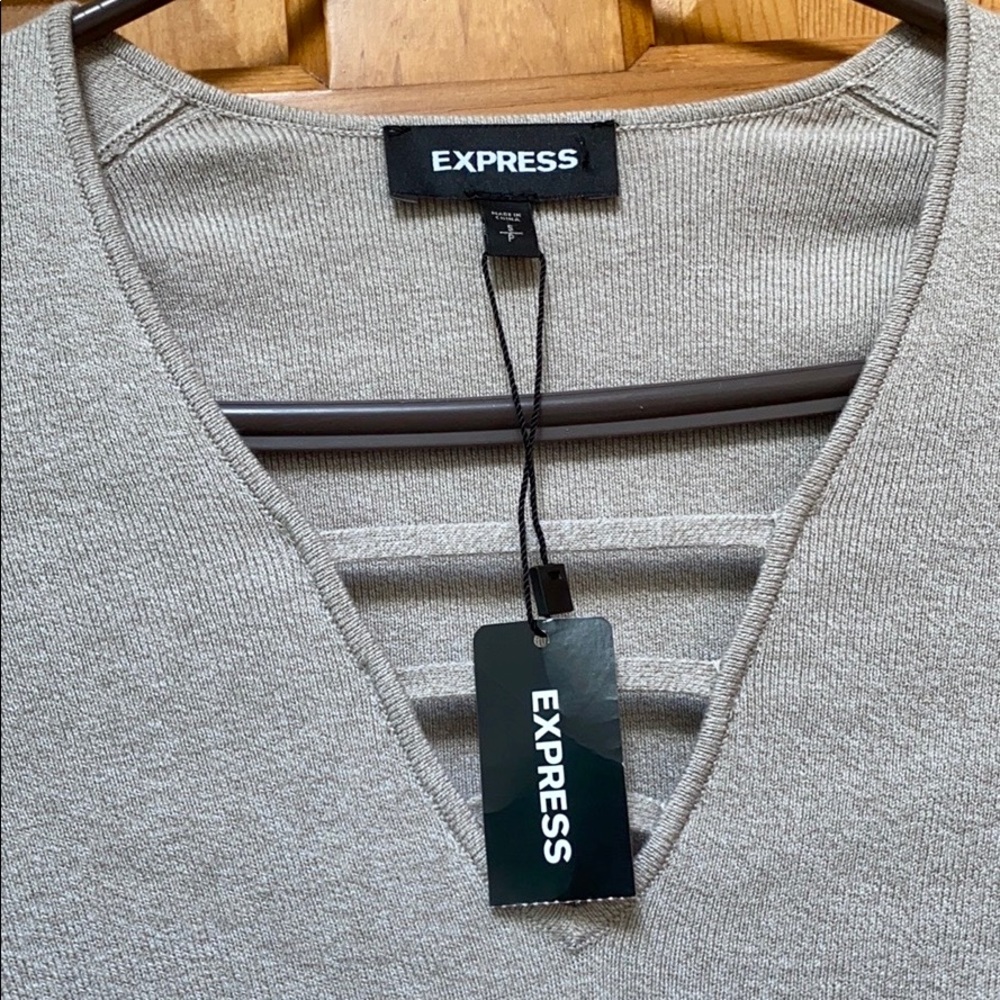NWT Express Top - Picture 3 of 4